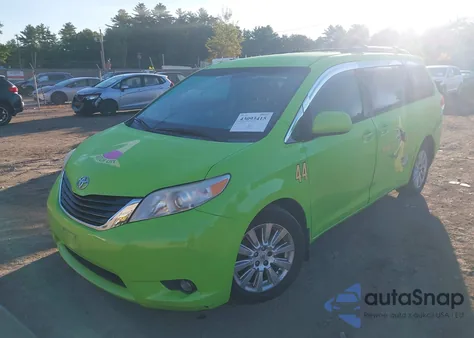 2011 Toyota Sienna Le z USA, uszkodzony, nr VIN 5TDJK3DC8BS024471